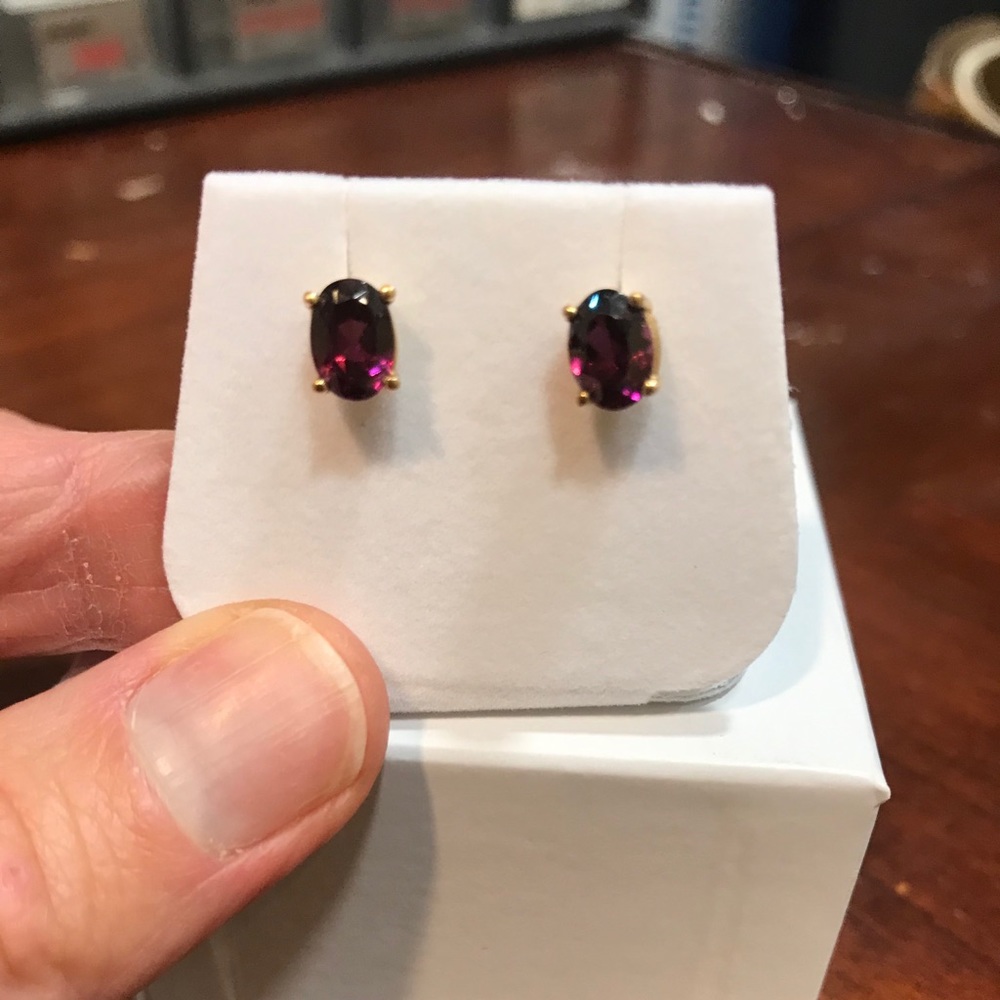 10kt yellow gold Rhodolite Garnet stud earrings